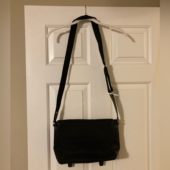 Coach Messenger Style Purse - Picture 3 of 10